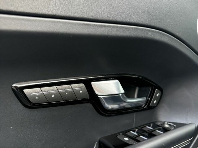 Черный Ленд Ровер Эвок, объемом двигателя 2 л и пробегом 172 тыс. км за 15500 $, фото 16 на Automoto.ua