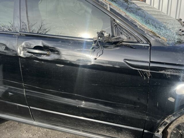 Черный Ленд Ровер Эвок, объемом двигателя 2.2 л и пробегом 170 тыс. км за 8700 $, фото 2 на Automoto.ua