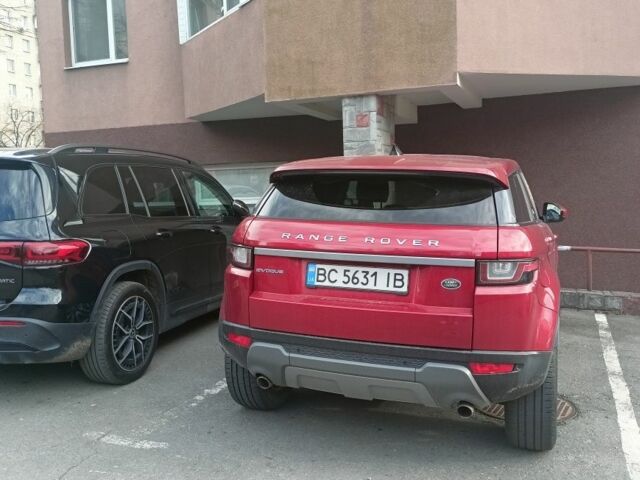 Красный Ленд Ровер Эвок, объемом двигателя 2 л и пробегом 147 тыс. км за 19500 $, фото 2 на Automoto.ua