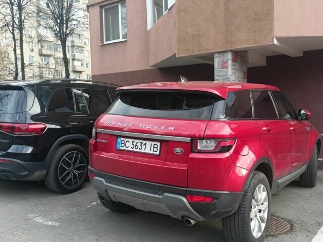 Красный Ленд Ровер Эвок, объемом двигателя 2 л и пробегом 147 тыс. км за 19500 $, фото 4 на Automoto.ua