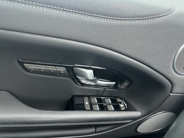 Красный Ленд Ровер Эвок, объемом двигателя 2 л и пробегом 133 тыс. км за 18500 $, фото 14 на Automoto.ua