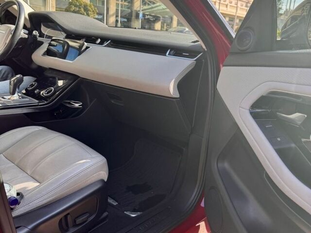 Красный Ленд Ровер Эвок, объемом двигателя 2 л и пробегом 106 тыс. км за 43000 $, фото 7 на Automoto.ua