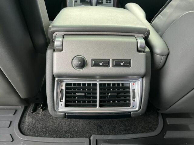 Сірий Ленд Ровер Евок, об'ємом двигуна 4.4 л та пробігом 234 тис. км за 9999 $, фото 14 на Automoto.ua