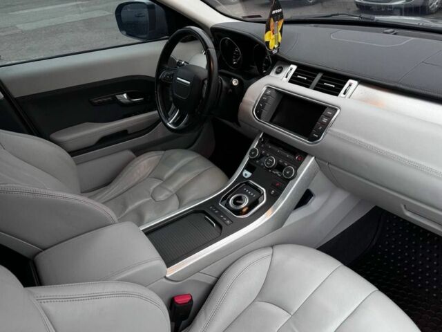 Серый Ленд Ровер Эвок, объемом двигателя 2 л и пробегом 179 тыс. км за 14000 $, фото 5 на Automoto.ua