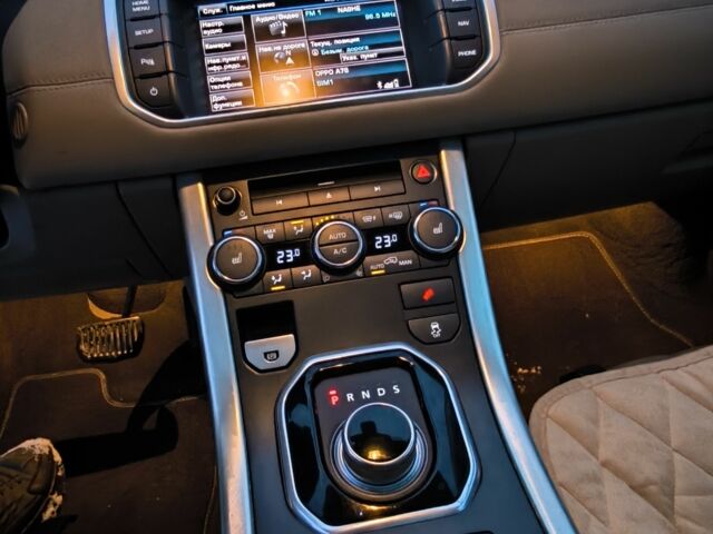 Сірий Ленд Ровер Евок, об'ємом двигуна 2 л та пробігом 240 тис. км за 15500 $, фото 3 на Automoto.ua