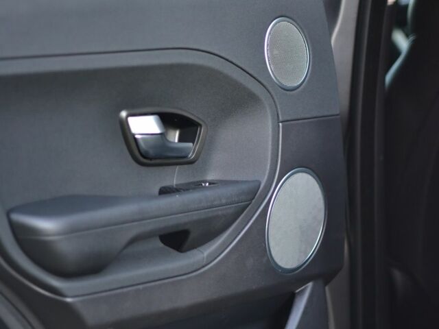 Серый Ленд Ровер Эвок, объемом двигателя 2 л и пробегом 125 тыс. км за 19000 $, фото 3 на Automoto.ua