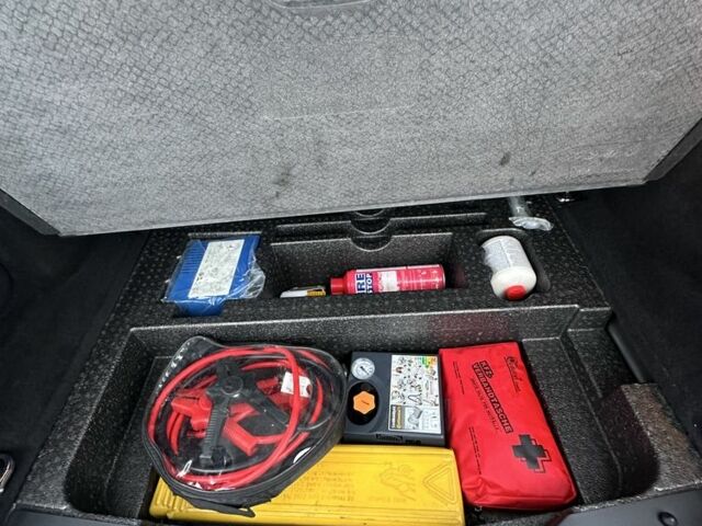 Сірий Ленд Ровер Евок, об'ємом двигуна 2 л та пробігом 206 тис. км за 17100 $, фото 15 на Automoto.ua