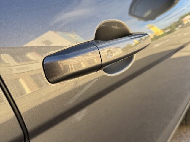 Серый Ленд Ровер Эвок, объемом двигателя 2 л и пробегом 177 тыс. км за 19750 $, фото 21 на Automoto.ua