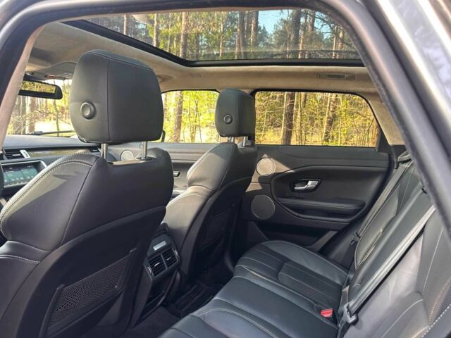 Серый Ленд Ровер Эвок, объемом двигателя 2 л и пробегом 76 тыс. км за 16800 $, фото 8 на Automoto.ua