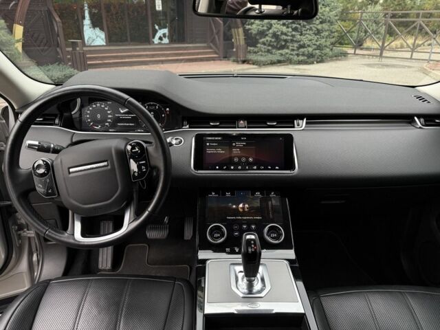 Серый Ленд Ровер Эвок, объемом двигателя 2 л и пробегом 106 тыс. км за 35999 $, фото 4 на Automoto.ua