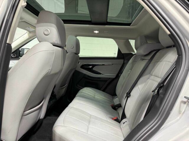 Серый Ленд Ровер Эвок, объемом двигателя 2 л и пробегом 79 тыс. км за 27000 $, фото 5 на Automoto.ua