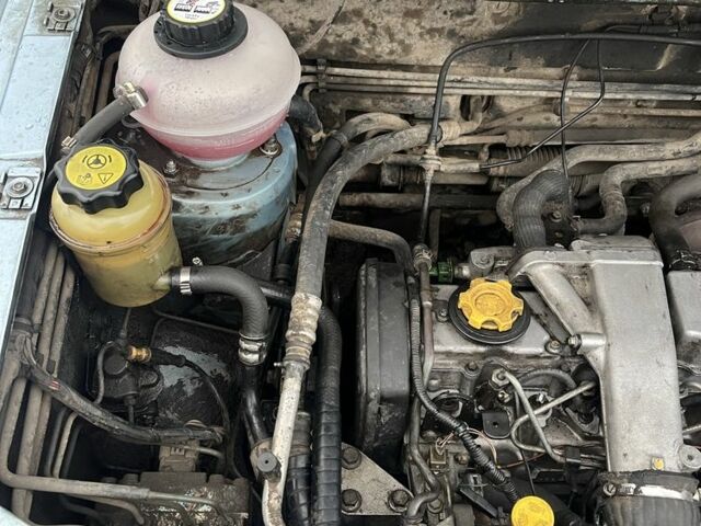 Синій Ленд Ровер Евок, об'ємом двигуна 2 л та пробігом 300 тис. км за 2400 $, фото 15 на Automoto.ua