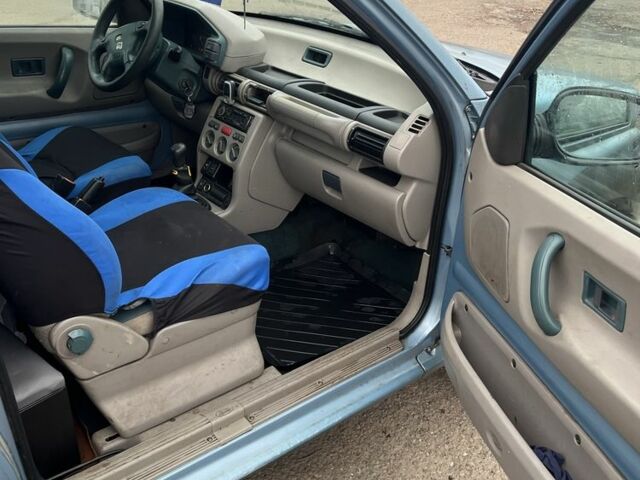 Синій Ленд Ровер Евок, об'ємом двигуна 2 л та пробігом 300 тис. км за 2400 $, фото 7 на Automoto.ua