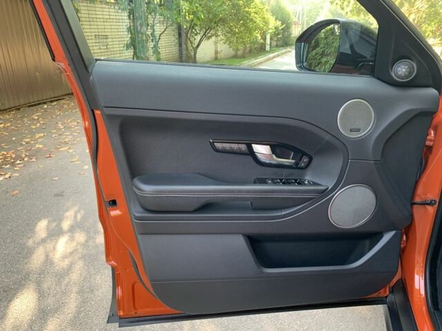 Помаранчевий Ленд Ровер Евок, об'ємом двигуна 2.2 л та пробігом 90 тис. км за 19900 $, фото 6 на Automoto.ua