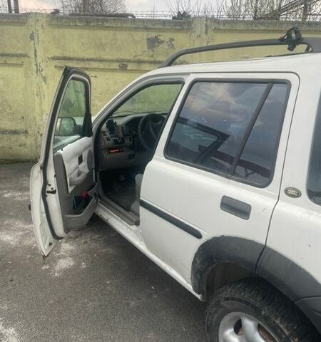 Белый Ленд Ровер Фрилендер, объемом двигателя 2 л и пробегом 213 тыс. км за 2500 $, фото 7 на Automoto.ua