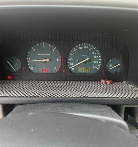 Белый Ленд Ровер Фрилендер, объемом двигателя 2 л и пробегом 213 тыс. км за 2500 $, фото 9 на Automoto.ua