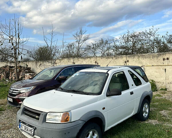 Ленд Ровер Фрилендер 1999 в Коломые на Automoto.ua Белый Ленд Ровер Фрилендер, объемом двигателя 1.8 л и пробегом 287 тыс. км за 3350 $, фото 1 на Automoto.ua