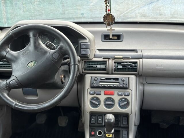 Белый Ленд Ровер Фрилендер, объемом двигателя 2 л и пробегом 300 тыс. км за 2500 $, фото 1 на Automoto.ua