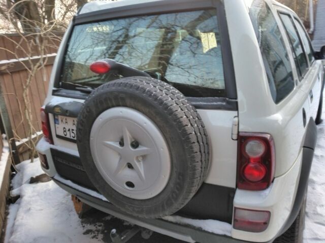 Белый Ленд Ровер Фрилендер, объемом двигателя 2 л и пробегом 212 тыс. км за 6800 $, фото 2 на Automoto.ua