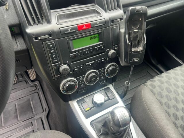 Білий Ленд Ровер Freelander, об'ємом двигуна 2.2 л та пробігом 297 тис. км за 6000 $, фото 13 на Automoto.ua