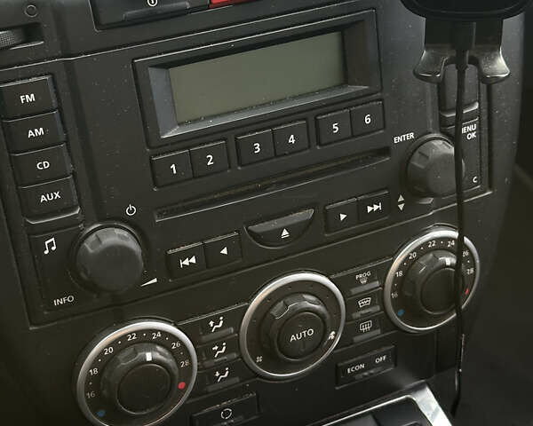 Белый Ленд Ровер Фрилендер, объемом двигателя 2.2 л и пробегом 423 тыс. км за 8500 $, фото 17 на Automoto.ua