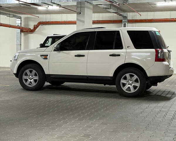 Ленд Ровер Фрилендер 2008 в Одессе на Automoto.ua Белый Ленд Ровер Фрилендер, объемом двигателя 3.2 л и пробегом 161 тыс. км за 8800 $, фото 4 на Automoto.ua