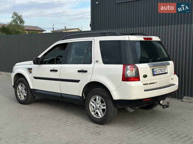 Белый Ленд Ровер Фрилендер, объемом двигателя 2.2 л и пробегом 423 тыс. км за 8500 $, фото 9 на Automoto.ua