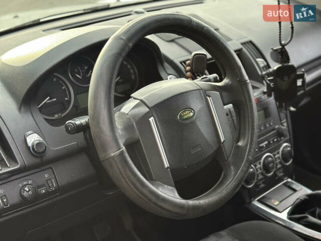 Белый Ленд Ровер Фрилендер, объемом двигателя 2.2 л и пробегом 423 тыс. км за 8500 $, фото 15 на Automoto.ua