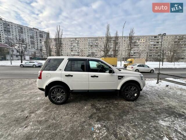 Белый Ленд Ровер Фрилендер, объемом двигателя 2.18 л и пробегом 296 тыс. км за 10900 $, фото 8 на Automoto.ua