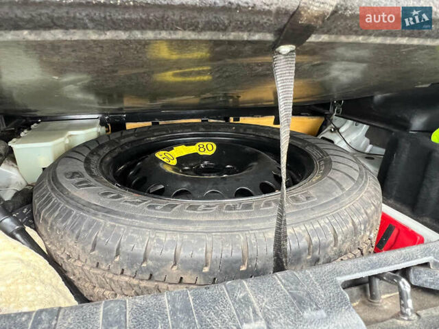 Ленд Ровер Фрилендер 2008 в Ровно на Automoto.ua Белый Ленд Ровер Фрилендер, объемом двигателя 2.2 л и пробегом 340 тыс. км за 4900 $, фото 9 на Automoto.ua