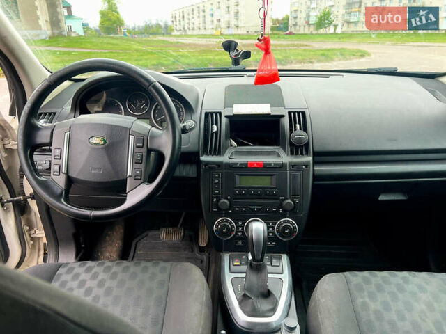 Ленд Ровер Фрилендер 2008 в Ровно на Automoto.ua Белый Ленд Ровер Фрилендер, объемом двигателя 2.2 л и пробегом 340 тыс. км за 4900 $, фото 7 на Automoto.ua