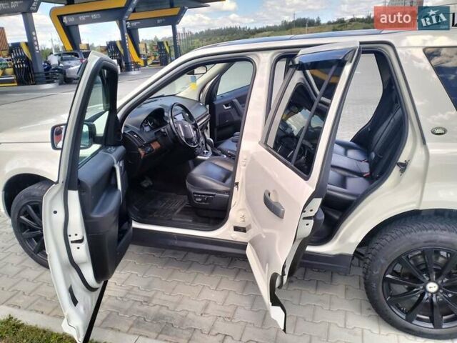 Білий Ленд Ровер Freelander, об'ємом двигуна 2.18 л та пробігом 300 тис. км за 9999 $, фото 40 на Automoto.ua