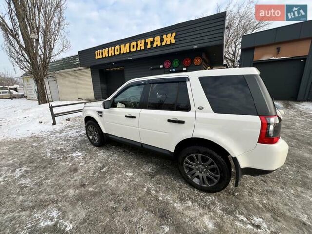 Белый Ленд Ровер Фрилендер, объемом двигателя 2.18 л и пробегом 296 тыс. км за 10900 $, фото 9 на Automoto.ua