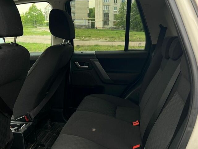 Ленд Ровер Фрилендер 2008 в Ровно на Automoto.ua Белый Ленд Ровер Фрилендер, объемом двигателя 2.2 л и пробегом 340 тыс. км за 4900 $, фото 13 на Automoto.ua