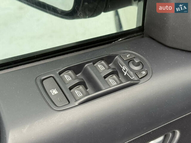 Белый Ленд Ровер Фрилендер, объемом двигателя 2.2 л и пробегом 190 тыс. км за 11500 $, фото 40 на Automoto.ua