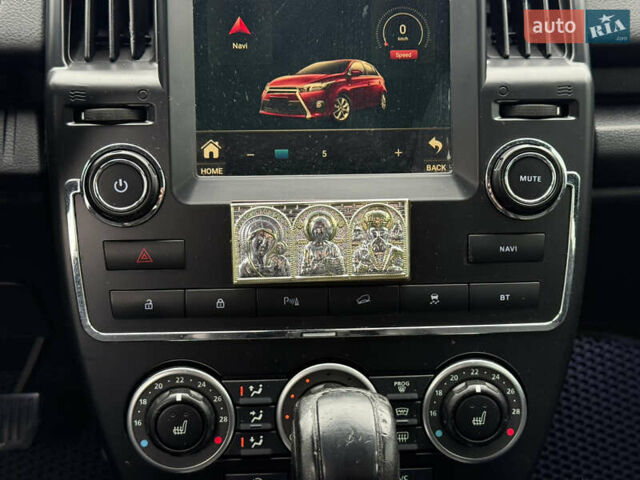 Белый Ленд Ровер Фрилендер, объемом двигателя 2.2 л и пробегом 190 тыс. км за 11500 $, фото 64 на Automoto.ua