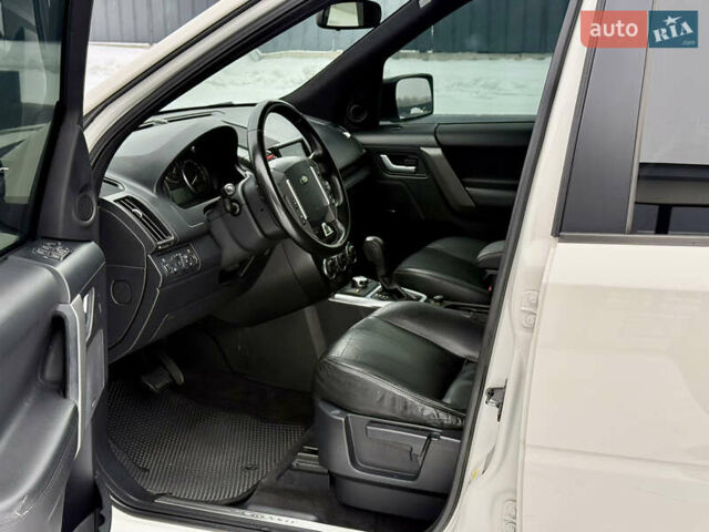 Белый Ленд Ровер Фрилендер, объемом двигателя 2.2 л и пробегом 190 тыс. км за 11500 $, фото 43 на Automoto.ua