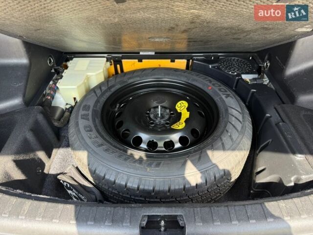 Белый Ленд Ровер Фрилендер, объемом двигателя 2.18 л и пробегом 190 тыс. км за 11300 $, фото 18 на Automoto.ua