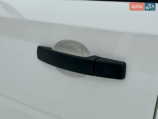 Белый Ленд Ровер Фрилендер, объемом двигателя 2.2 л и пробегом 190 тыс. км за 11500 $, фото 33 на Automoto.ua