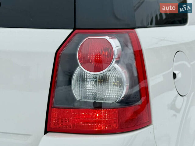 Белый Ленд Ровер Фрилендер, объемом двигателя 2.2 л и пробегом 190 тыс. км за 11500 $, фото 27 на Automoto.ua