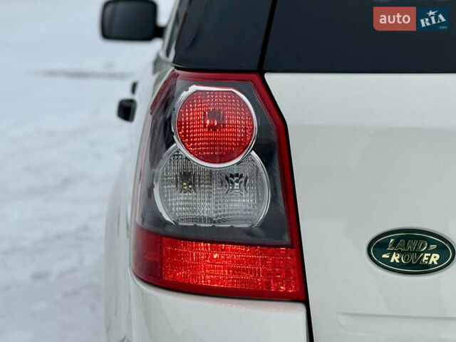 Белый Ленд Ровер Фрилендер, объемом двигателя 2.2 л и пробегом 190 тыс. км за 11500 $, фото 26 на Automoto.ua