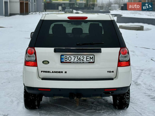 Белый Ленд Ровер Фрилендер, объемом двигателя 2.2 л и пробегом 190 тыс. км за 11500 $, фото 17 на Automoto.ua