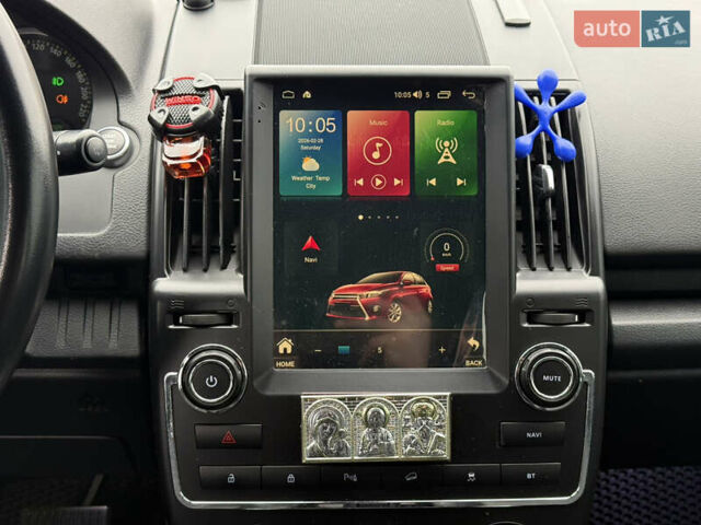 Белый Ленд Ровер Фрилендер, объемом двигателя 2.2 л и пробегом 190 тыс. км за 11500 $, фото 59 на Automoto.ua