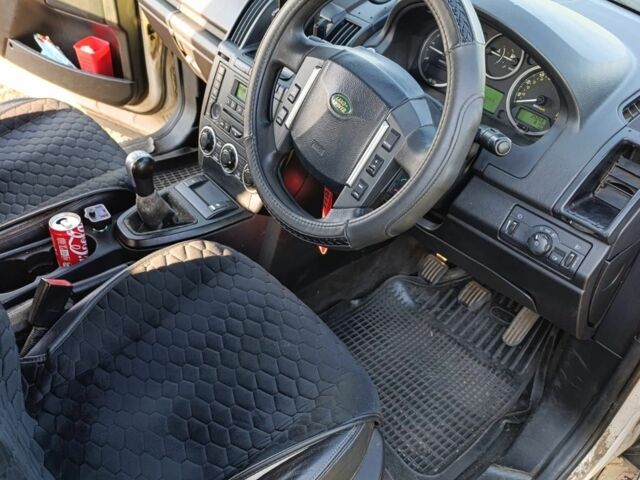Білий Ленд Ровер Freelander, об'ємом двигуна 2 л та пробігом 1 тис. км за 2701 $, фото 2 на Automoto.ua