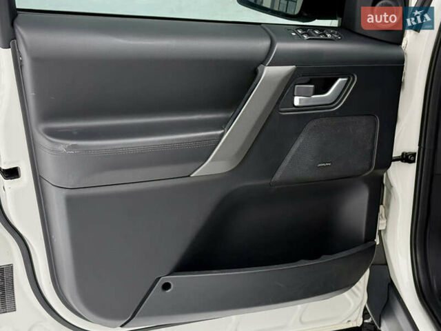 Белый Ленд Ровер Фрилендер, объемом двигателя 2.2 л и пробегом 190 тыс. км за 11500 $, фото 42 на Automoto.ua