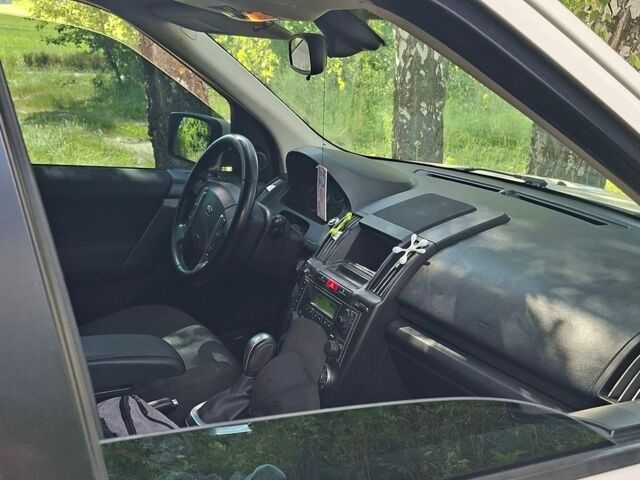 Білий Ленд Ровер Freelander, об'ємом двигуна 2.2 л та пробігом 229 тис. км за 11300 $, фото 3 на Automoto.ua