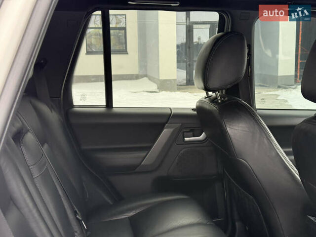 Белый Ленд Ровер Фрилендер, объемом двигателя 2.2 л и пробегом 190 тыс. км за 11500 $, фото 66 на Automoto.ua