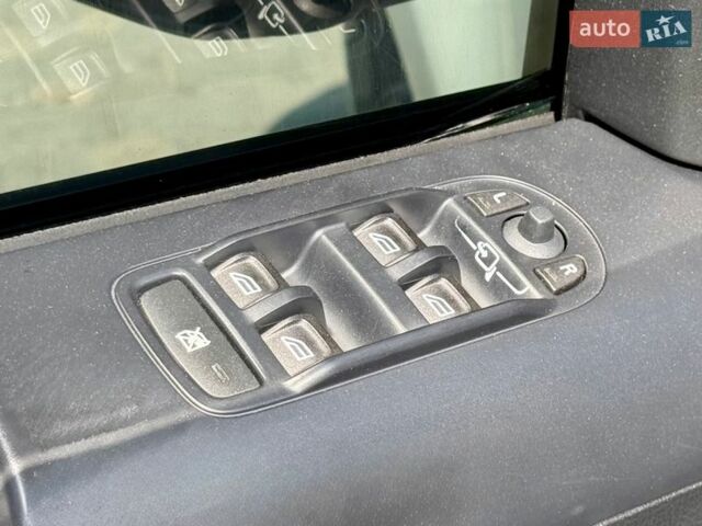 Белый Ленд Ровер Фрилендер, объемом двигателя 2.18 л и пробегом 190 тыс. км за 11300 $, фото 40 на Automoto.ua