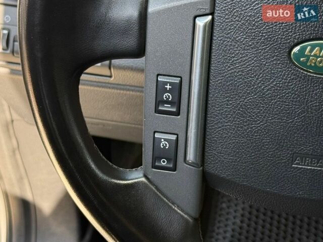 Белый Ленд Ровер Фрилендер, объемом двигателя 2.18 л и пробегом 190 тыс. км за 11300 $, фото 35 на Automoto.ua