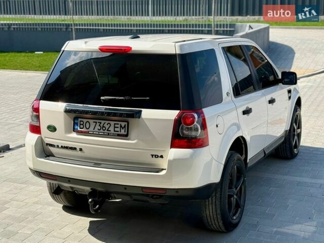 Белый Ленд Ровер Фрилендер, объемом двигателя 2.18 л и пробегом 190 тыс. км за 11300 $, фото 64 на Automoto.ua